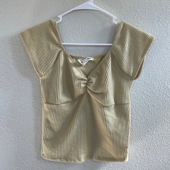 Caution to the Wind Pastel Yellow Top - Picture 2 of 5